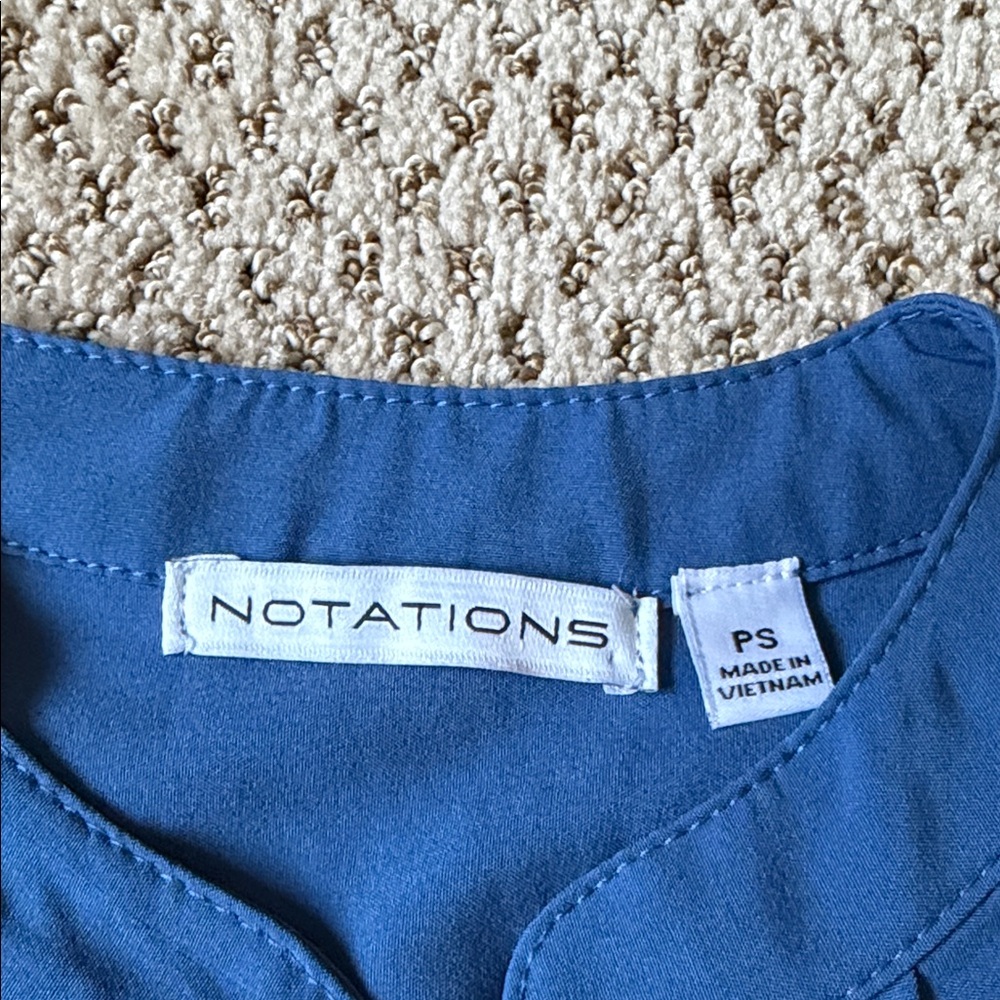 ‼️ Blue Button-Up Top ‼️ - Picture 5 of 5